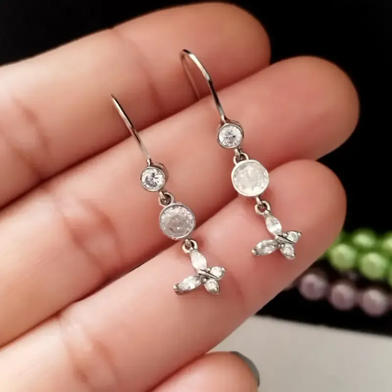 گوشواره نقره زنانه آویز عیار 925 طرح پروانه رنگ نقره ای