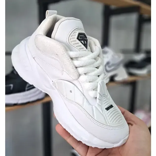 کفش اسپرت زنانه ولف رنگ سفید فوم و چرم صنعتی