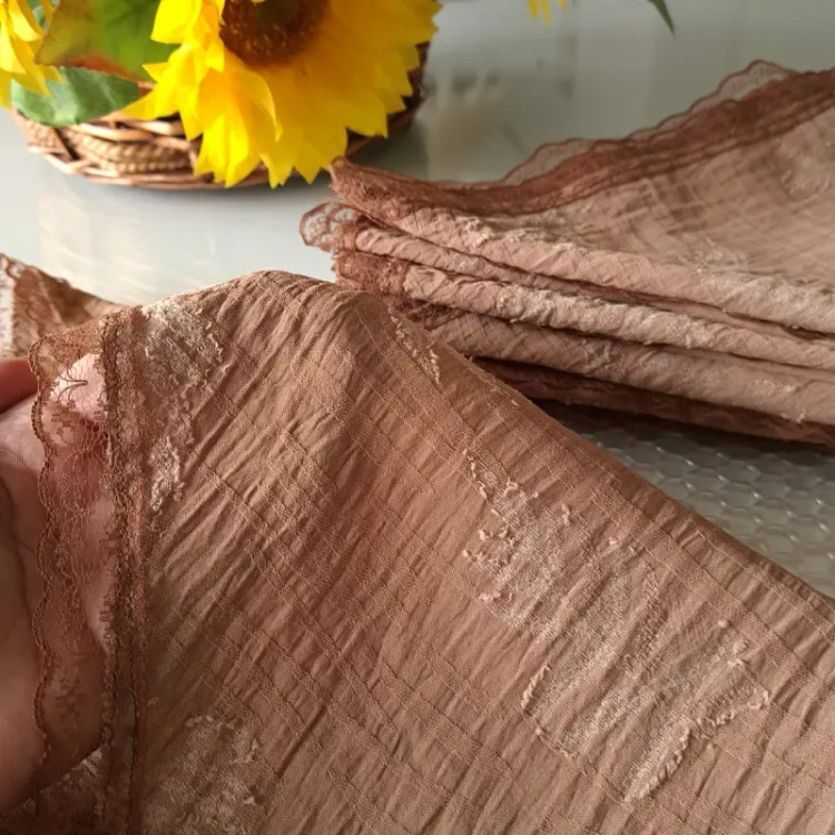 مینی اسکارف سه گوش نخی طرح کاج ابعاد 120 در 80 رنگ نسکافه ای مشکی طوسی سفید