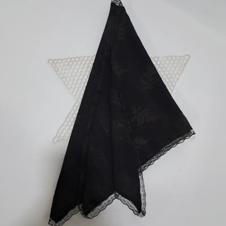 مینی اسکارف سه گوش نخی طرح کاج ابعاد 120 در 80 رنگ نسکافه ای مشکی طوسی سفید