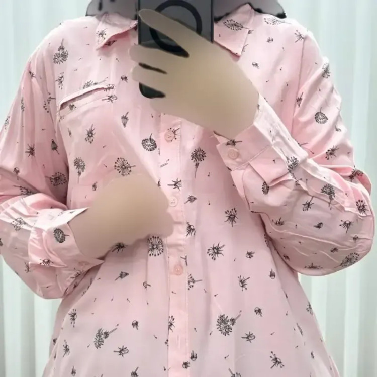 شومیز نخی زنانه مدل قاصدک فری سایز تا 50 کد 1366 تنخور شیک و راحت چهارفصل دکمهدار بدون سایه انداختن