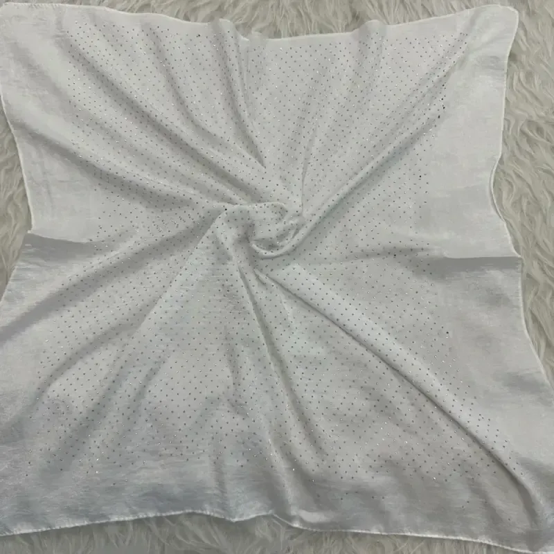 مینی اسکارف مجلسی گارزا نگین دار ابعاد 70 در 70 سانتی متر