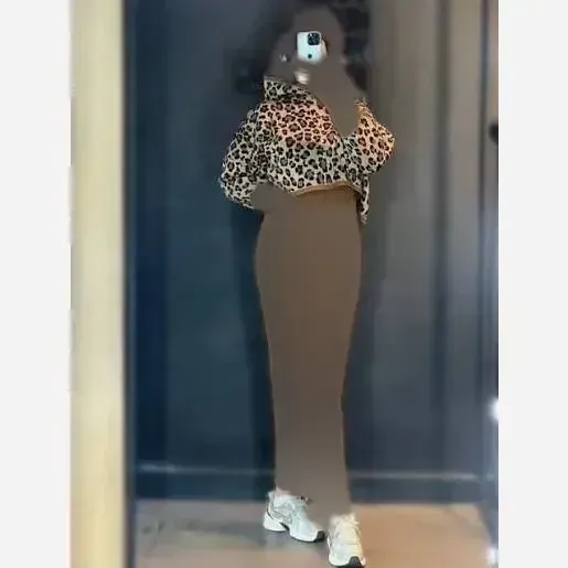 ست بافت کراپ کلاهدار فینگردار و سارافون بافت سه نخ درجه یک