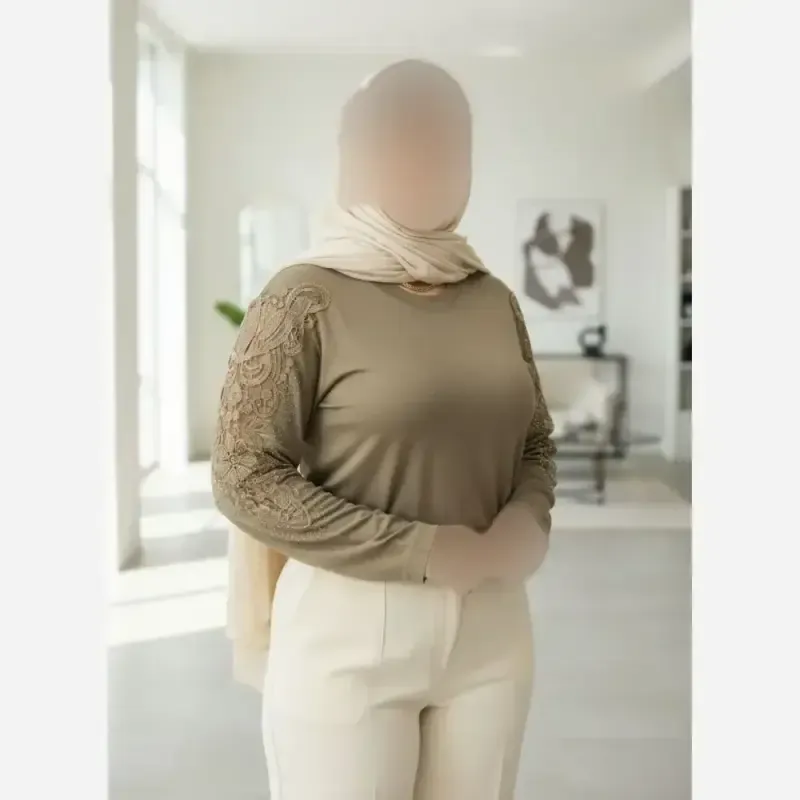 شومیز گیپوری نگین دار مدل سوگل جنس ویسکوز تیپ لاکرا فری سایز