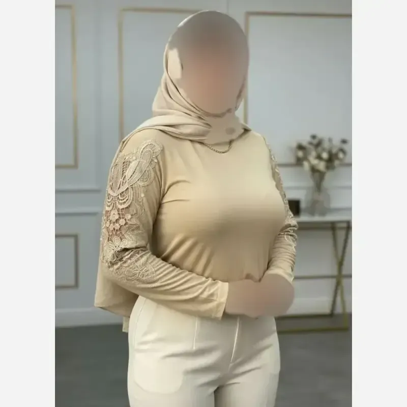 شومیز گیپوری نگین دار مدل سوگل جنس ویسکوز تیپ لاکرا فری سایز